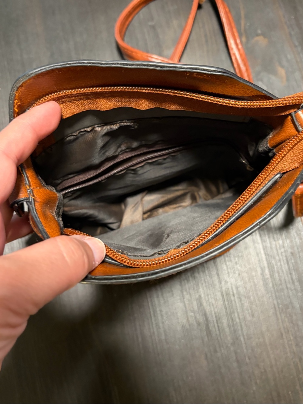 Light Brown Leather crossbody Purse - Picture 6 of 9